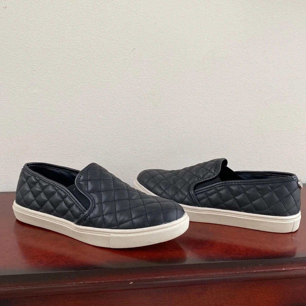 Steve Madden Ecentrcq slip on sneaker size 7B - Picture 5 of 6